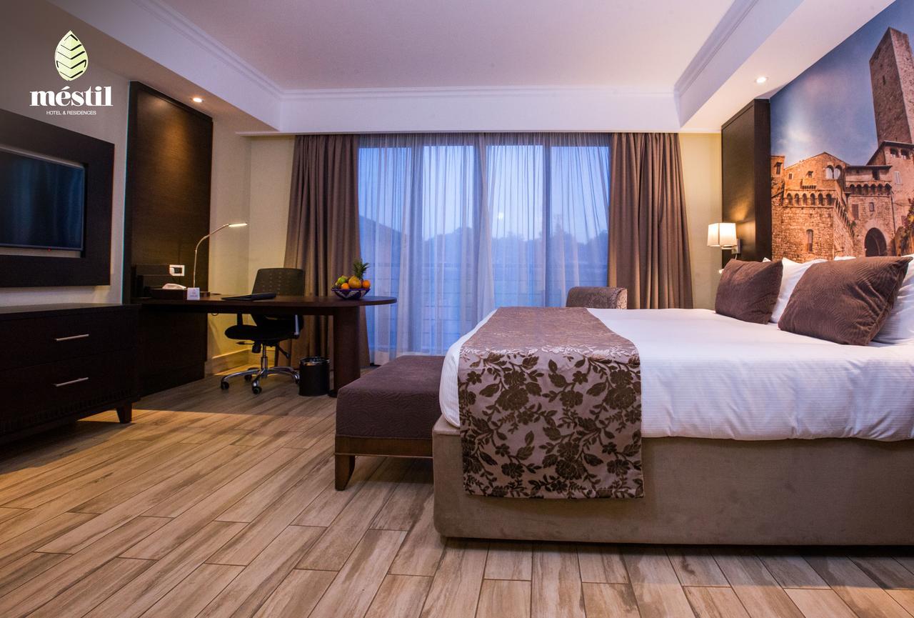 Mestil Hotel & Residences Kampala Exterior foto
