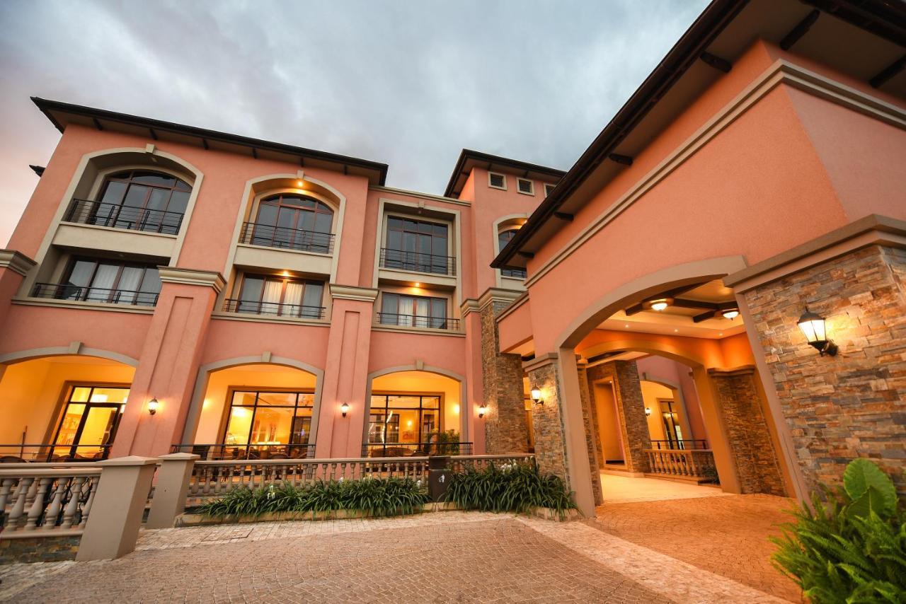 Mestil Hotel & Residences Kampala Exterior foto