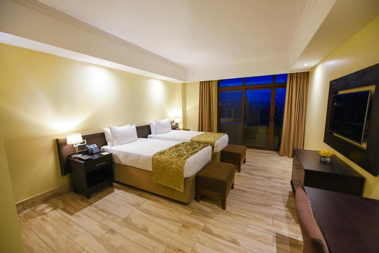 Mestil Hotel & Residences Kampala Exterior foto